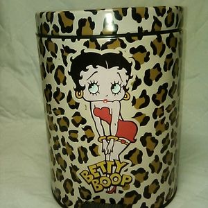 Betty Boop trash can.